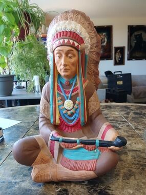 Vintage 1992 Handcrafted 17in. Native American Chief Plaster Chalkware Statue

T